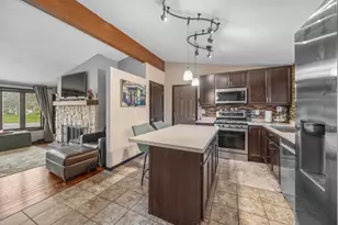 2430 Meadow Ln, Plover, WI 54467 - Photo 4
