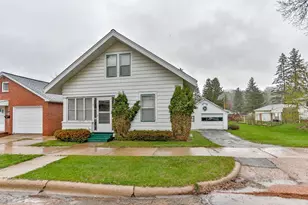 826 Park Ave, Wausau, WI 54403 - Photo 2