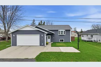 305 W 29th Street, Marshfield, WI 54449 - Photo 2