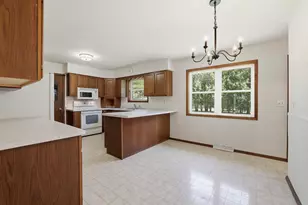 1835 Edgewood Ln, Stevens Point, WI 54482 - Photo 8