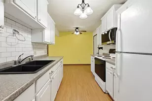 502 John's Dr #B, Stevens Point, WI 54481 - Photo 18
