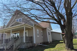 305 N Division St, Loyal, WI 54446 - Photo 4