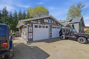 334 Robbins St, , WI 54165 - Photo 2