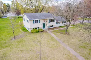 3513 Honeysuckle Ln, Wausau, WI 54401 - Photo 4