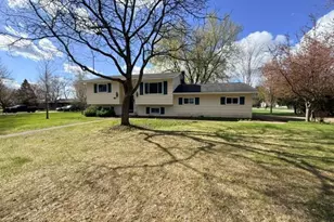 3513 Honeysuckle Ln, Wausau, WI 54401 - Photo 2