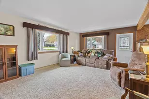 715 N Hinman Ave, Marshfield, WI 54449 - Photo 4