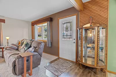 715 N Hinman Avenue, Marshfield, WI 54449 - Photo 2