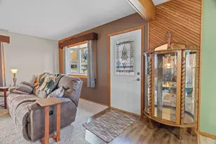 715 N Hinman Ave, Marshfield, WI 54449 - Photo 2