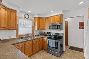 715 N Hinman Ave, Marshfield, WI 54449 - Photo 8