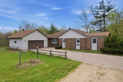 9722 1st Street, Plainfield, WI 54966 - Photo 2