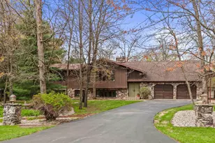 321 Crossbow Dr, Plover, WI 54467 - Photo 2