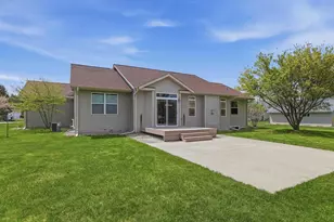 4580 Still Meadow Ln, Plover, WI 54467 - Photo 8