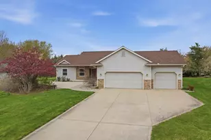 4580 Still Meadow Ln, Plover, WI 54467 - Photo 2