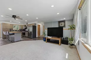 2410 Hickory Dr, Plover, WI 54467 - Photo 10