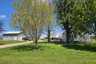 11858 MacArthur Dr, Chili, WI 54420 - Photo 2