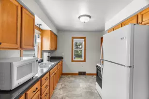 612 N Walnut Ave, Marshfield, WI 54449 - Photo 8