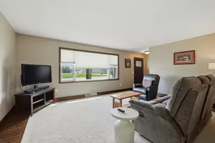 1427 E 29th St, Marshfield, WI 54449 - Photo 8