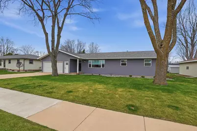 1427 29th Street, Marshfield, WI 54449 - Photo 2