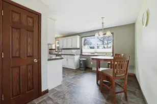 1427 E 29th St, Marshfield, WI 54449 - Photo 10