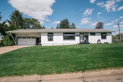 401 Sunset Place, Neillsville, WI 54456 - Photo 2