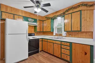 2610 Gaynor Ave, Wisconsin Rapids, WI 54495 - Photo 6