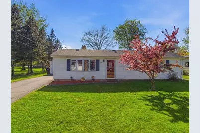 606 N Plum Avenue, Marshfield, WI 54449 - Photo 2