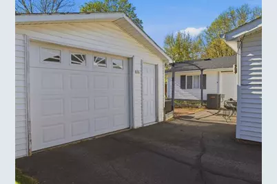 606 N Plum Avenue, Marshfield, WI 54449 - Photo 4
