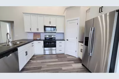 585 Blake Street, Mosinee, WI 54455 - Photo 6
