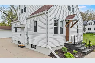 806 Doege Street, Marshfield, WI 54449 - Photo 2
