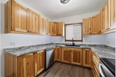 310 N Maple Avenue, Marshfield, WI 54449 - Photo 10
