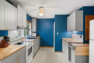 1101 Francis St, Stevens Point, WI 54481 - Photo 2