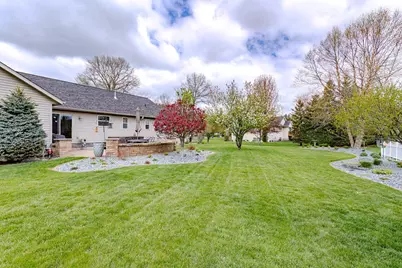 1985 Woodcrest Circle, Kronenwetter, WI 54455 - Photo 8
