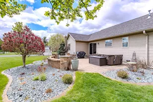 1985 Woodcrest Cir, Kronenwetter, WI 54455 - Photo 4