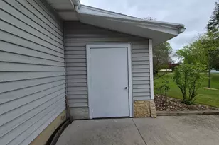 1300 E 20th St, Marshfield, WI 54449 - Photo 34