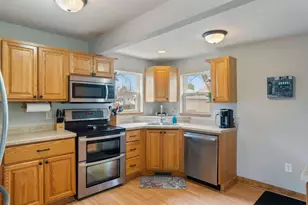 612 S Washington Ave, Marshfield, WI 54449 - Photo 2