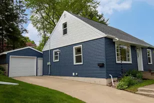 206 N 10th Ave, Wausau, WI 54401 - Photo 2