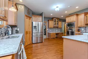 225210 Maplewood Dr, Weston, WI 54476 - Photo 6