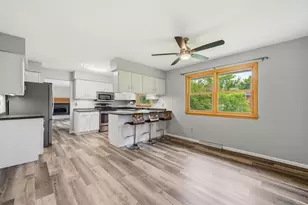 1006 W Blodgett St, Marshfield, WI 54449 - Photo 4