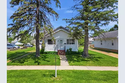 607 W Arnold Street, Marshfield, WI 54449 - Photo 2