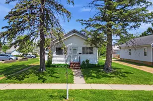 607 W Arnold St, Marshfield, WI 54449 - Photo 2