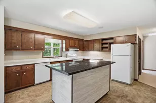 621 W Upham St, Marshfield, WI 54449 - Photo 12