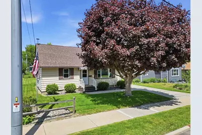 311 W Ives Street, Marshfield, WI 54449 - Photo 2