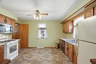 311 W Ives St, Marshfield, WI 54449 - Photo 8