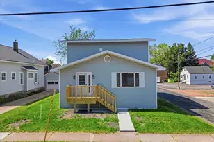 208 E 4th St, Marshfield, WI 54449 - Photo 2