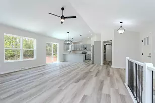 621 Amberwood Wy, Plover, WI 54467 - Photo 12