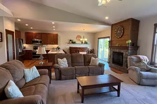 711 Meadow Ridge Ln, Plymouth, WI 53073 - Photo 4