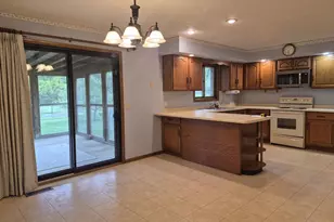 406 S Hawthorne Ave, Marshfield, WI 54449 - Photo 6
