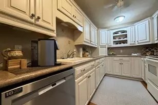1609 Sawyer Dr #202, Marshfield, WI 54449 - Photo 10
