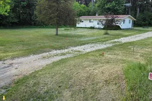 W13940 Beechnut Ave, Hancock, WI 54943 - Photo 2