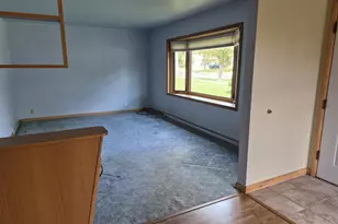 708 S Felker Ave, Marshfield, WI 54449 - Photo 6